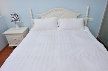 king sized bed