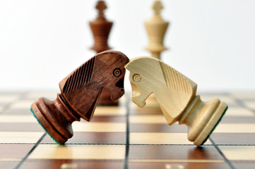 battle of chess jumpers