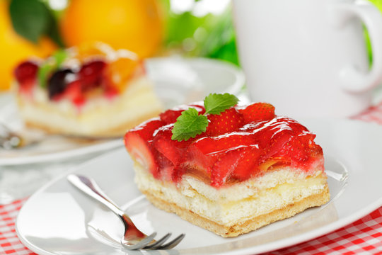 Erdbeer und Obstkuchen