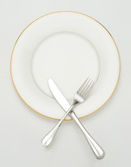 皿とナイフとフォーク