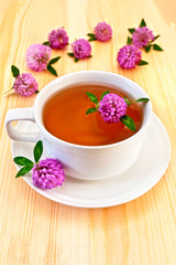 Obraz na płótnie Canvas Herbal tea with clover