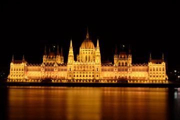 Fototapeta na wymiar The Parlament of Budapest
