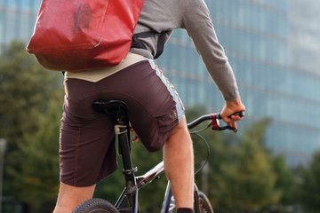 Fahrradkurier bei der Arbeit