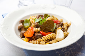 Pasta with beef, pepper and mushrooms (Goulash)