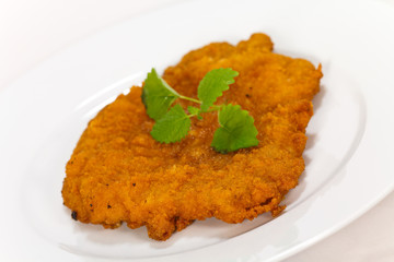 Paniertes Wiener Schnitzel