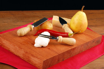 TAGLIERE CON FORMAGGI