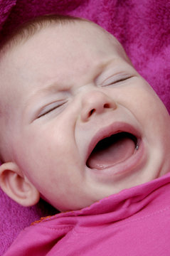 b&eacute;b&eacute; pleur