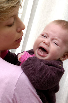 b&eacute;b&eacute; pleur