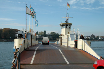 Rheinfähre bei Bad Godesberg