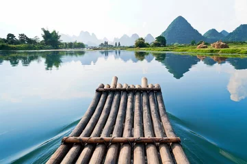 Papier Peint photo Lavable Salle de bain Rafting en bambou dans la rivière Li
