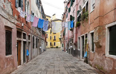 Fototapeta na wymiar characteristic street of Venice