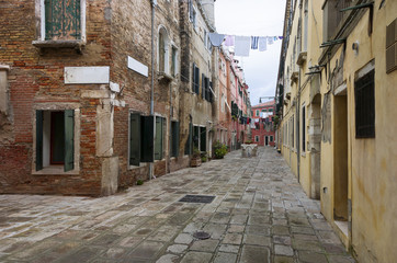 Fototapeta na wymiar characteristic street of Venice