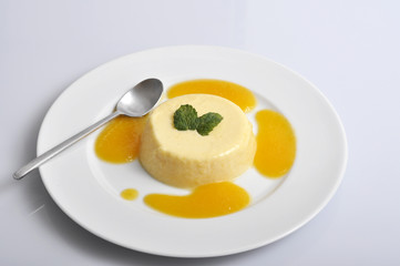 Panna Cotta mit Aprikosenmus