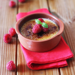 Crème Brûlée with Raspberries