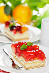 Erdbeer und Obstkuchen