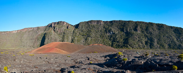 Formica Leo et enclos du piton de la Fournaise