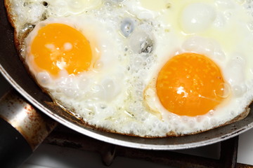 scramble eggs
