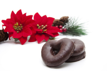 Lebkuchen mit Weihnachtsschmuck