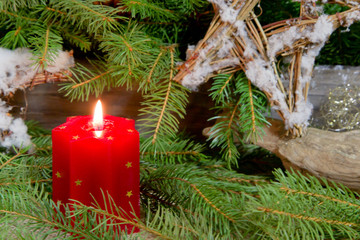Rote Weihnachtskerze