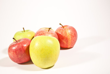 red and yellow apples