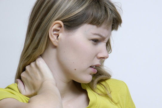 Femme douleur cervicale