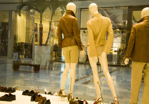 alışveriş merkezi vitrin