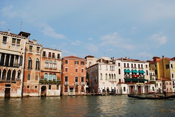 Obraz na płótnie Canvas Colorful ancient houses on Grand Canal, Venice, Italy