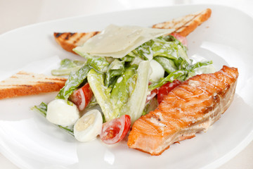 Fish steak with vegetables