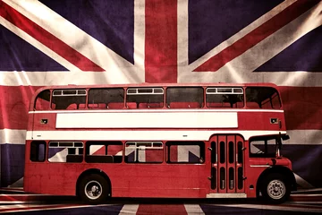 Fotobehang Grungy foto van rode bus © lassedesignen