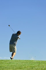 un golfeur en action