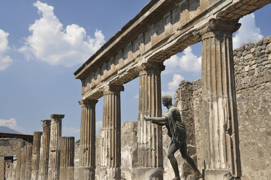 TEMPLO DE APOLO, POMPEYA, NAPOLES, ITALIA