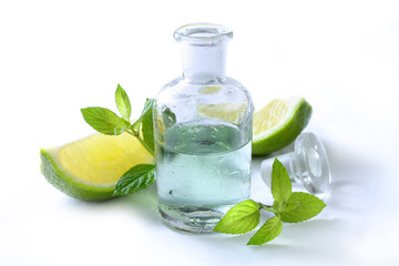 Erfrischende Aromatherapie mit Minze und Limette