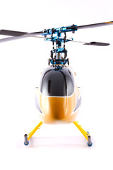 Hélicoptère modèle réduit