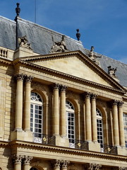 Fronton triangulaire