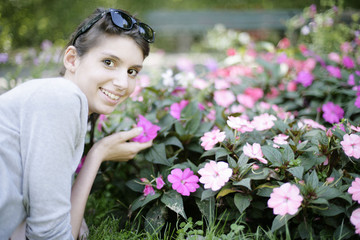 an Blumen riechen