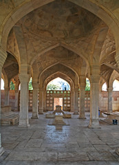 Nizamuddin, New Delhi, Tombe