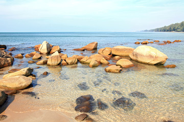 Fototapeta na wymiar rocky coast and beach in Thailand