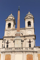 Fototapeta na wymiar Eglise Trinité des Monts, place d'Espagne, Rome