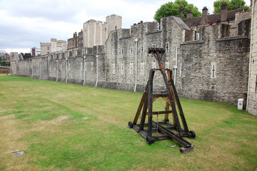 Battle catapult in The Tower of London, medieval castle and pris