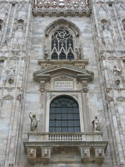 Fototapeta na wymiar Duomo di Milano, particolare della facciata - Milan Cathedral