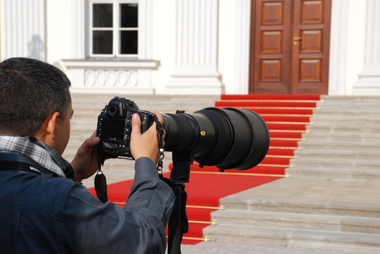 Fotograf vor Schloss Bellevue
