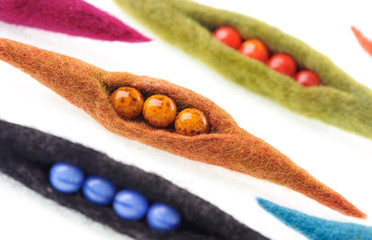 Thick felt brooches