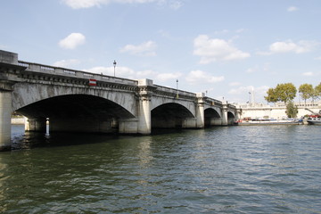 Fototapeta na wymiar Pont de la Concorde sur la Seine à Paris