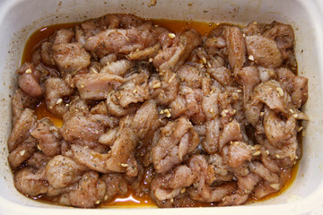 Fleisch in Marinade