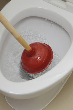 d&eacute;bouchage d'un WC par ventouse
