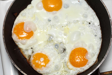 scramble eggs