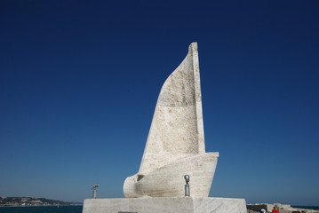 Obraz premium the sail, monument at the dock of San Benedetto del Tronto