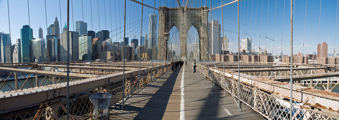Fototapeta na wymiar Brooklyn Bridge pieszych lane, New York