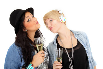 junge Frauen beim flirten