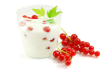 Cream  with red currant